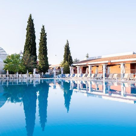 Karahayit  Spa Hotel Colossae Thermal מראה חיצוני תמונה The pool at the hotel
