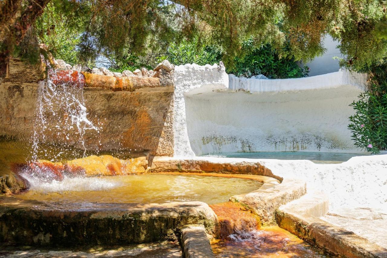 Karahayit  Spa Hotel Colossae Thermal מראה חיצוני תמונה Hot springs of Voulismeni